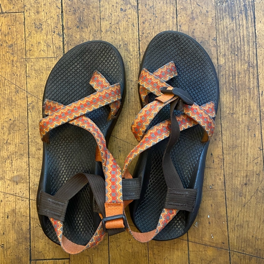 Women’s Size 10 Chaco Yampa Sandals with Crisscross Toe Straps